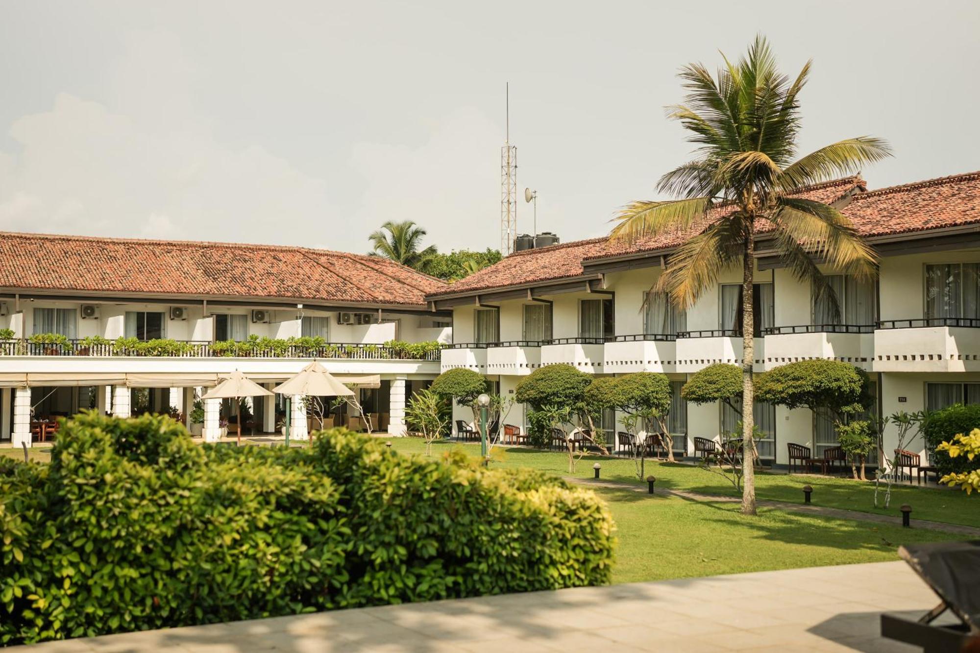 Hibiscus Beach Hotel & Villas Kalutara Exterior foto