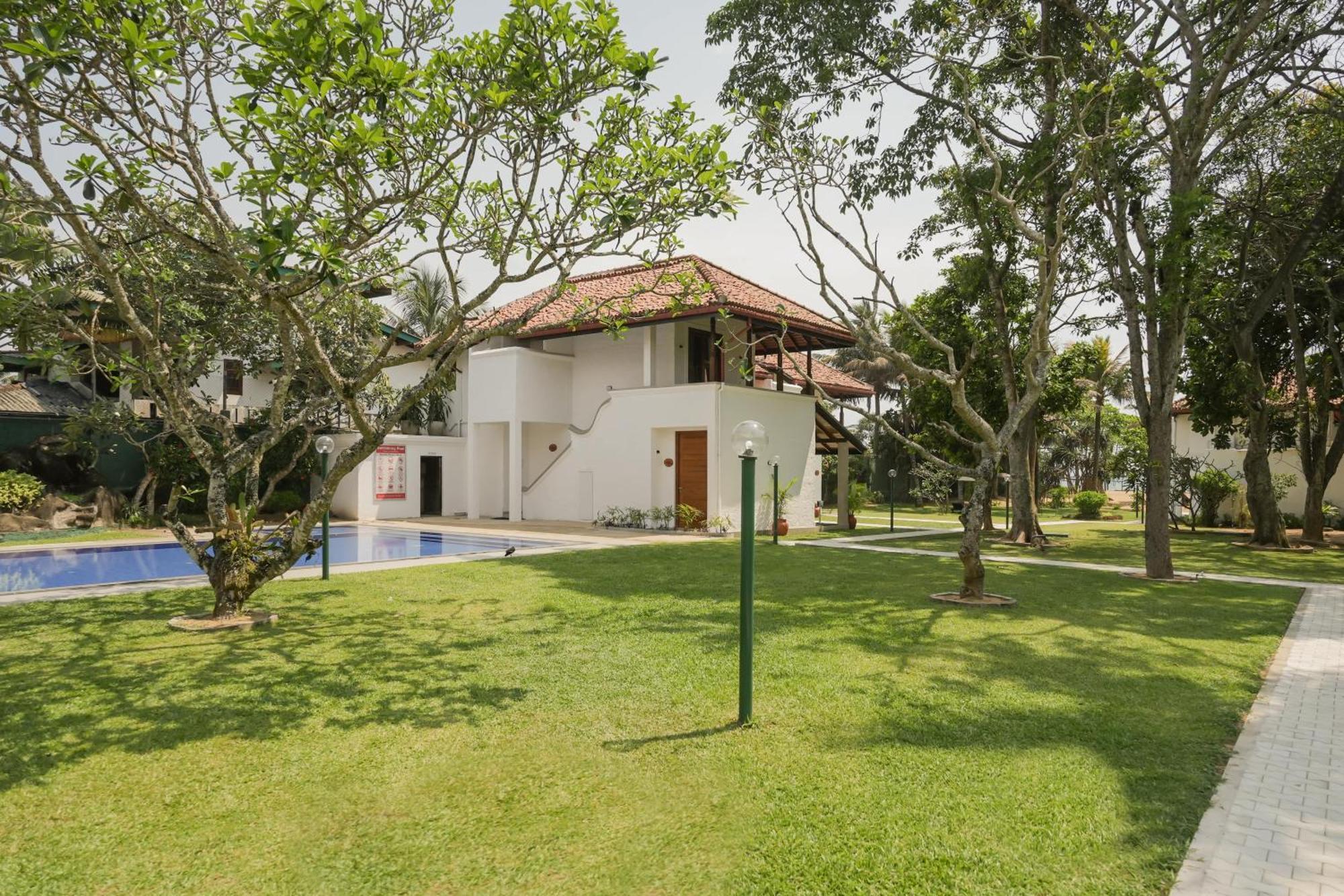 Hibiscus Beach Hotel & Villas Kalutara Exterior foto